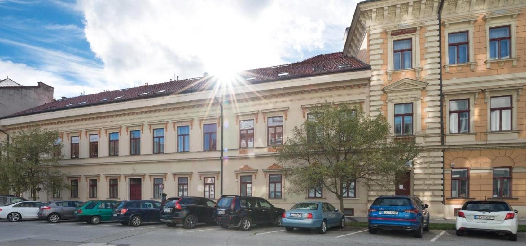 Understreet Studio With Private Parking Košice Esterno foto